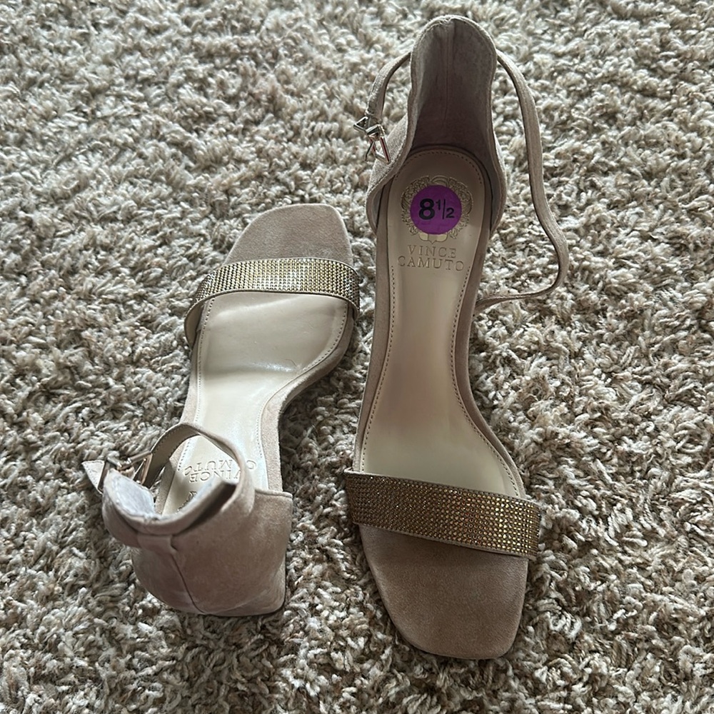 Vince Camuto Heels size 8.5
